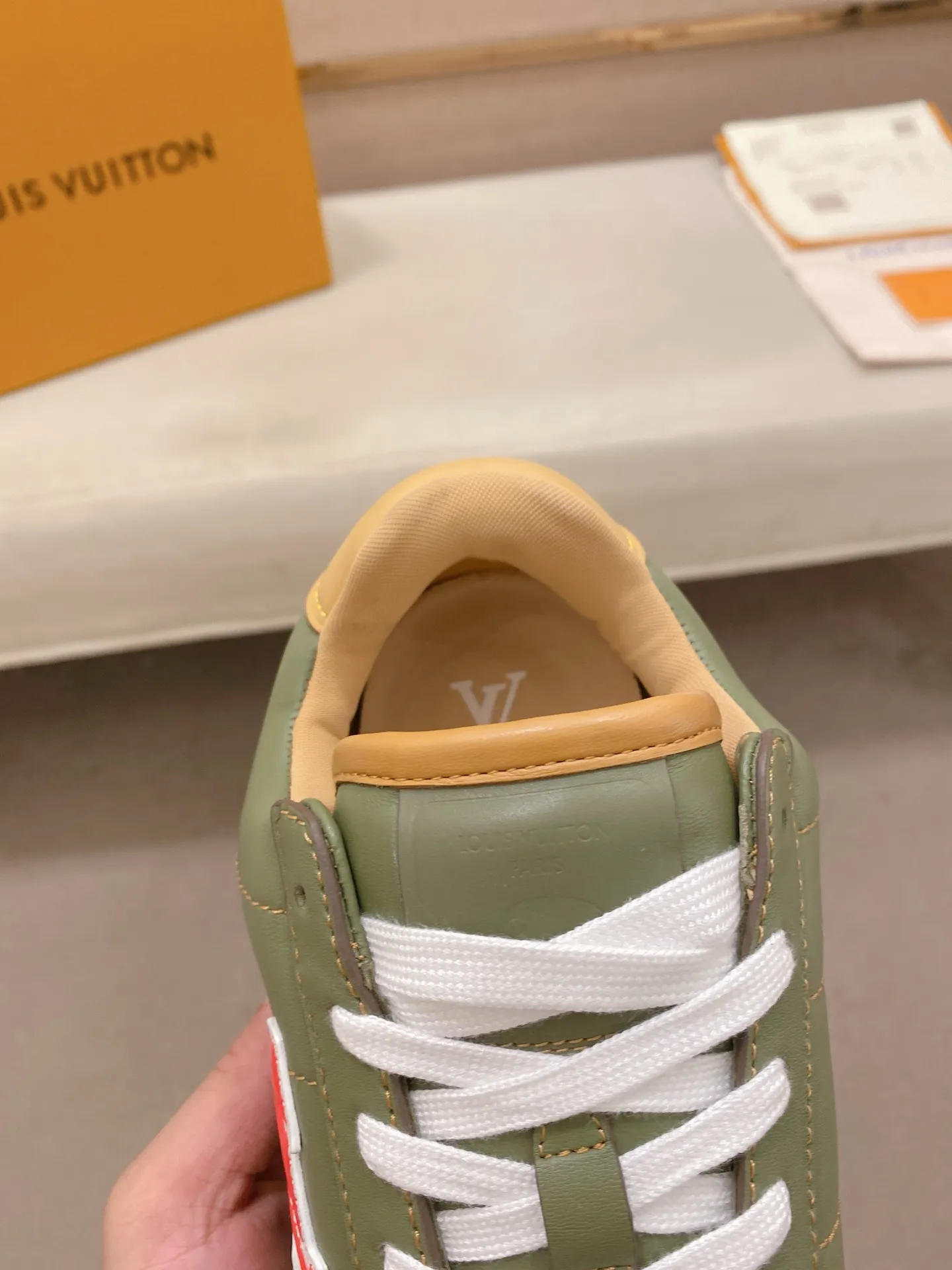 Men's shoes💰: Couple style 700💰LOUIS VUITTON Footint Soccer sneakers‼ ️ The top version, the same sneakers for LV couples. You will look fashionable when you wear them. This Footint Soccer sneaker was unveiled in the 2025 spring and summer series fashion show. The tongue is embellished with the Lvers United badge inspired by the football team. The rubber sole of the foot is decorated with multiple Louis Vuitton logos. The original latest packaging. Fabric: original imported cowhide. Lining: original imported breathable mesh. Foot pad: original injection molding pad. Outsole: original molded T combination outsole. Size: 35-45.